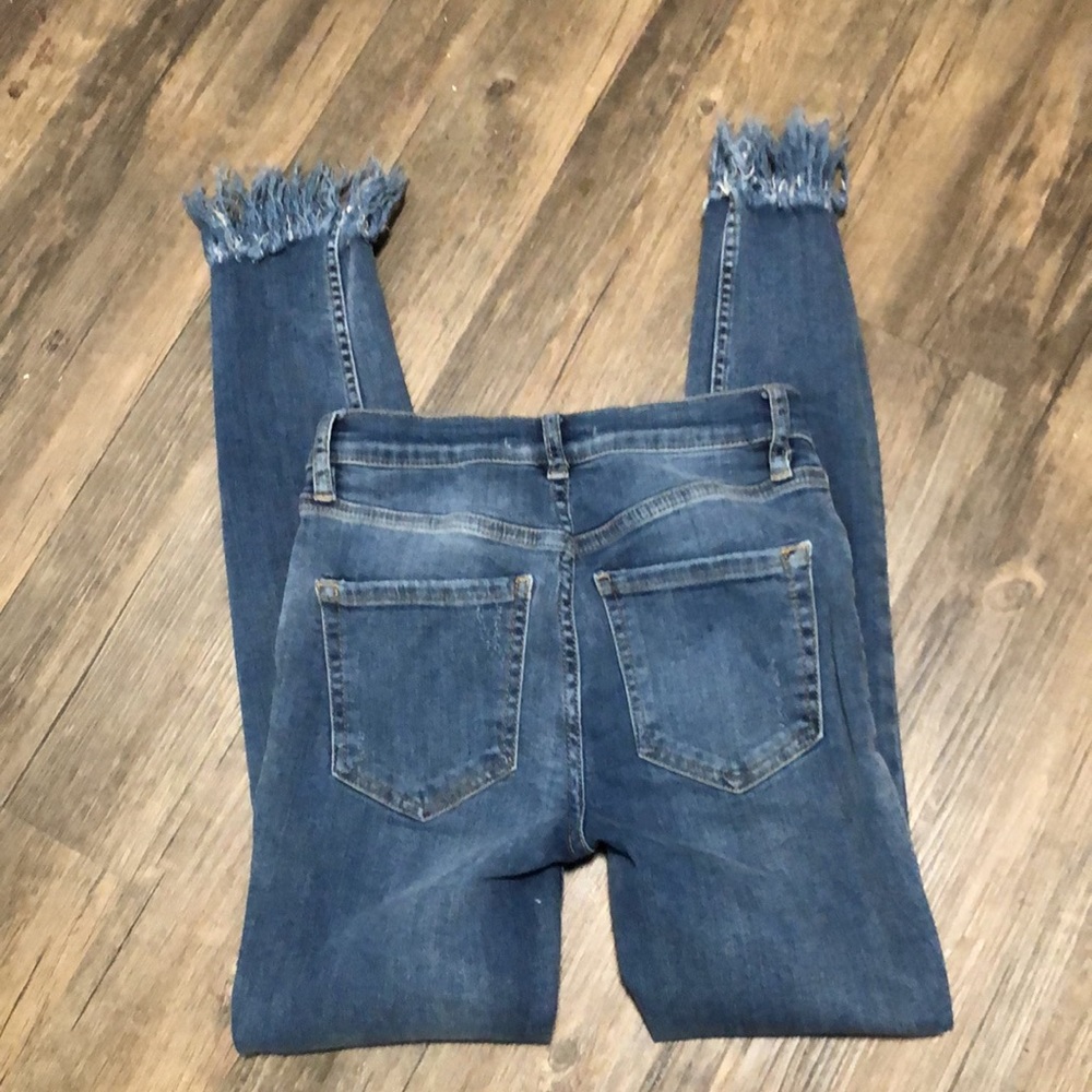 Free People Jeans Skinny Distressed Frayed Hems SZ 24 Blue Denim - Picture 5 of 7